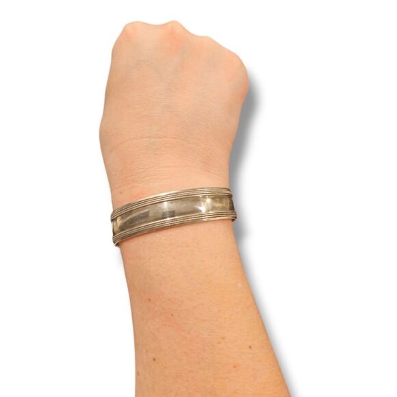 Vintahe Sterling Silver (925) Bangle Cuff Bracelet - Picture 6 of 9